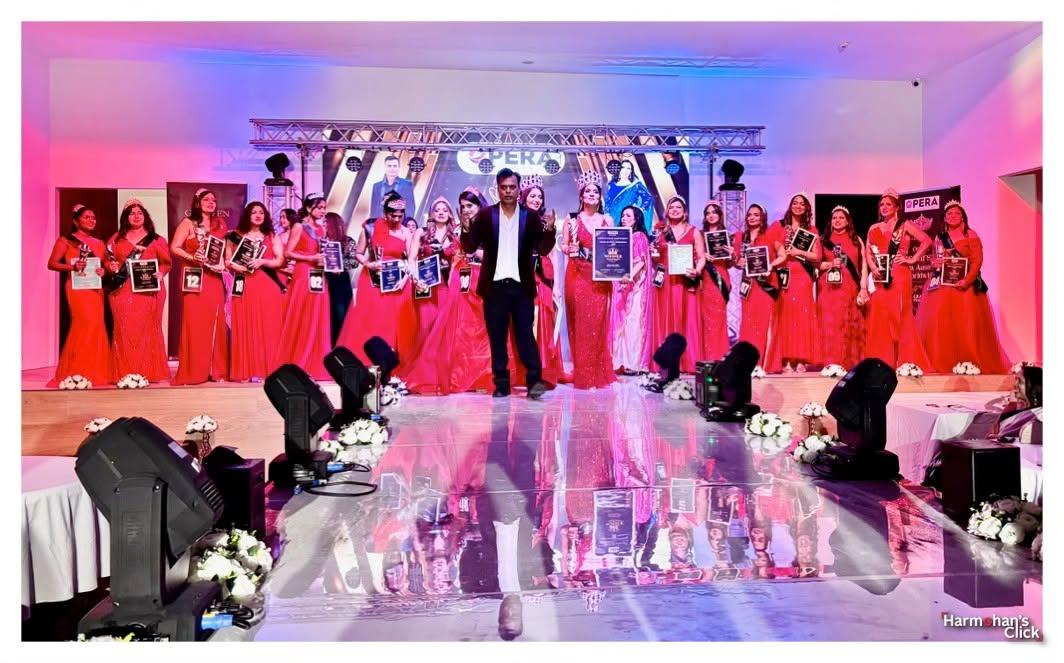 The full field of contestants on stage at the grand finale